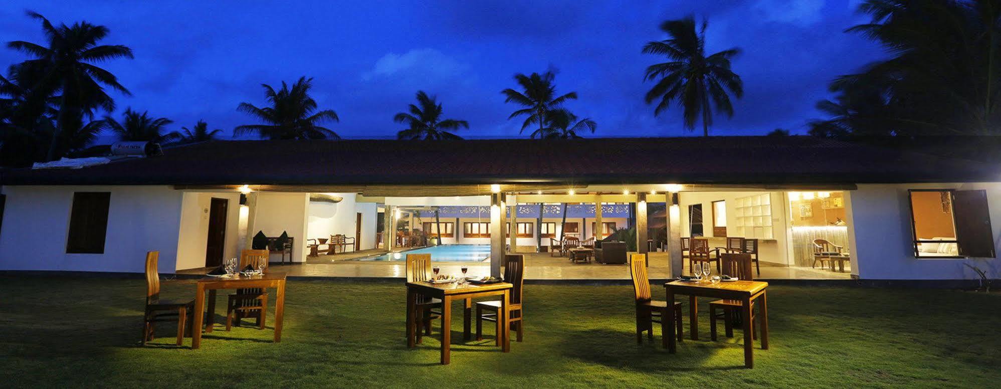 The Beach Boutique Uswetakeiyawa Exteriör bild